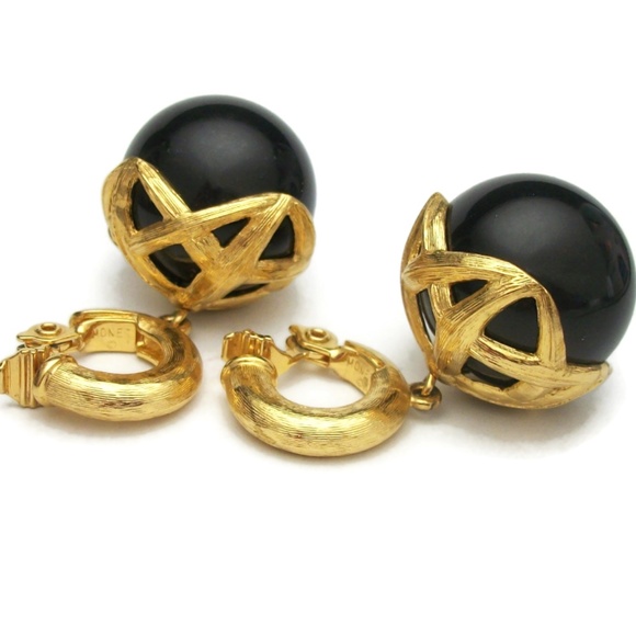 Vintage MONET Black w Brushed Gold Tone Cage Clip On Earrings - Picture 2 of 4
